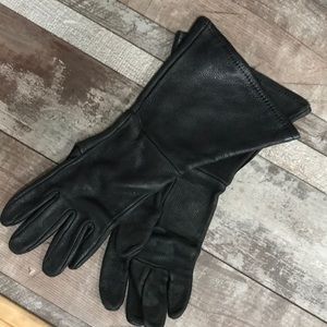 XS leather motorcycle gloves.